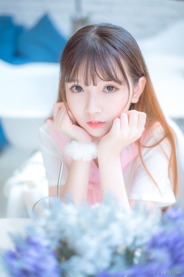 “怎么回事！？”吕蒙闻言不禁一惊，尤其是听到对方的喊话，在柴桑，都督只有一个，那就是周瑜，心中似乎预感到什么，又不敢相信，或者说不愿相信。